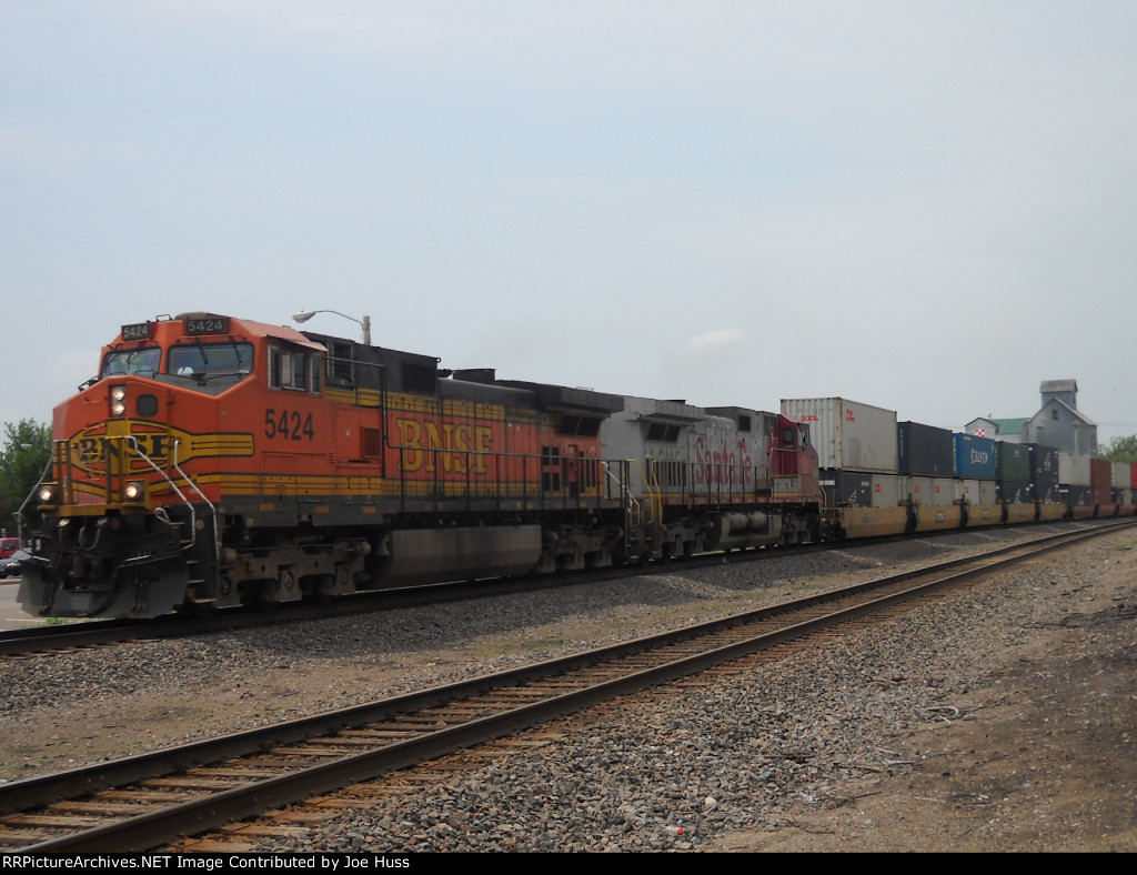 BNSF 5424 East